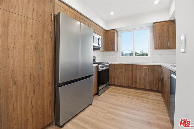 Building Photo - 1820 Prosser Ave