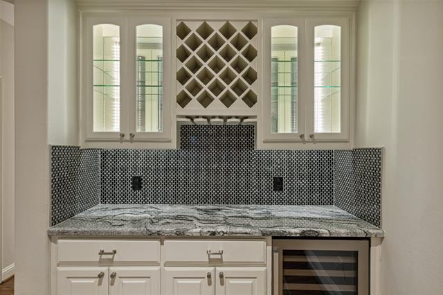 Building Photo - 6405 Royal Ln