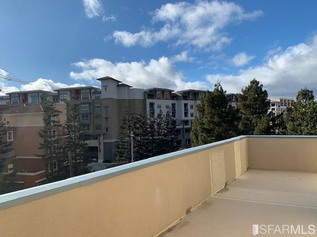 Building Photo - 1090 Main St