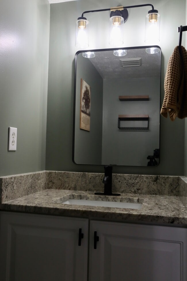 Building Photo - 3866 Lake Cumberland Way