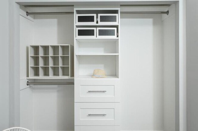 Building Photo - 381 McKendry Dr