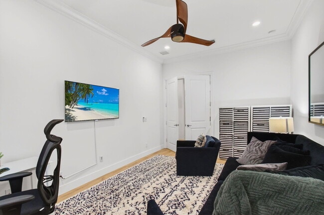 Building Photo - 17662 Cadena Dr