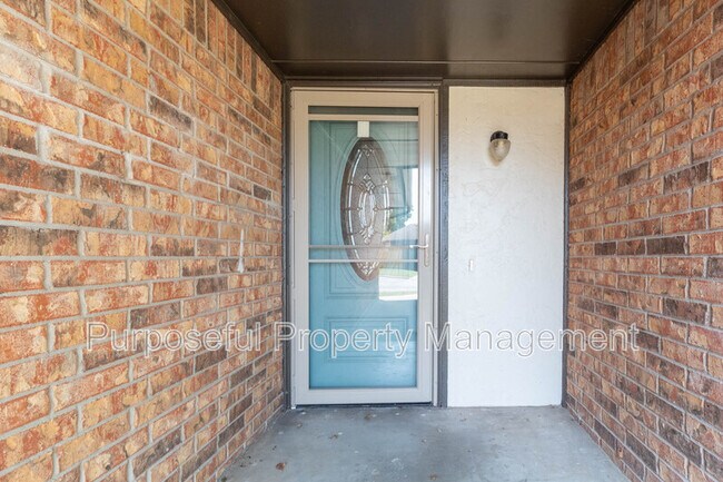 Building Photo - 8913 Bentree Country Way