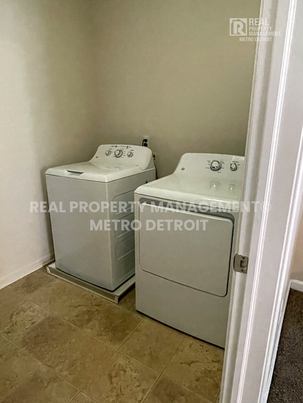 Building Photo - 17699 Windflower Dr