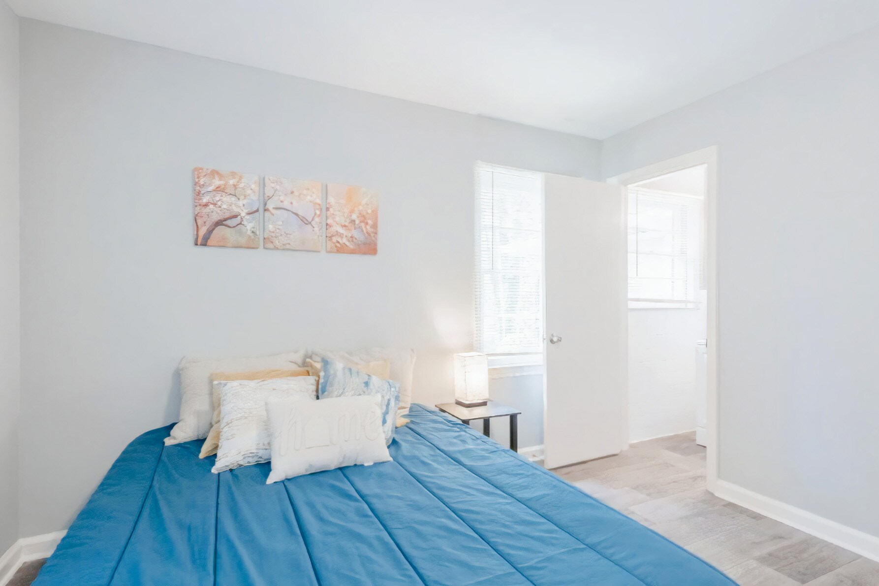 Building Photo - 2684 Loghaven Dr NW