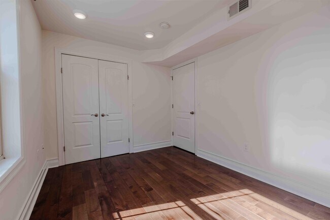 Building Photo - 74 Beacon Ave