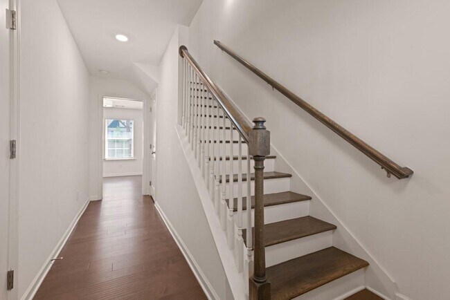 Building Photo - 940 Society Cir