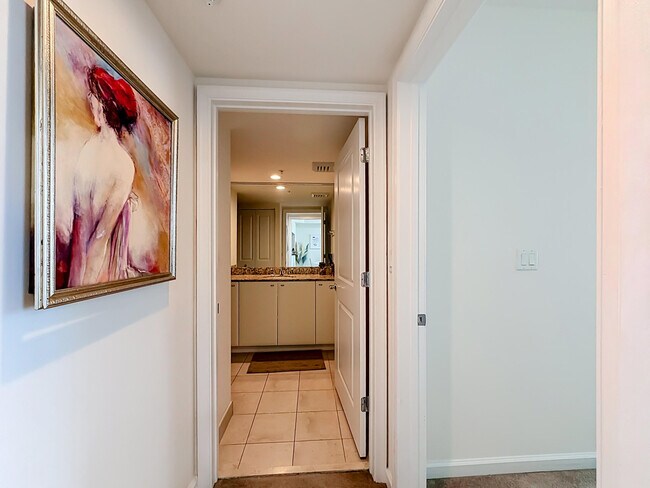 Building Photo - 610 W Las Olas Blvd