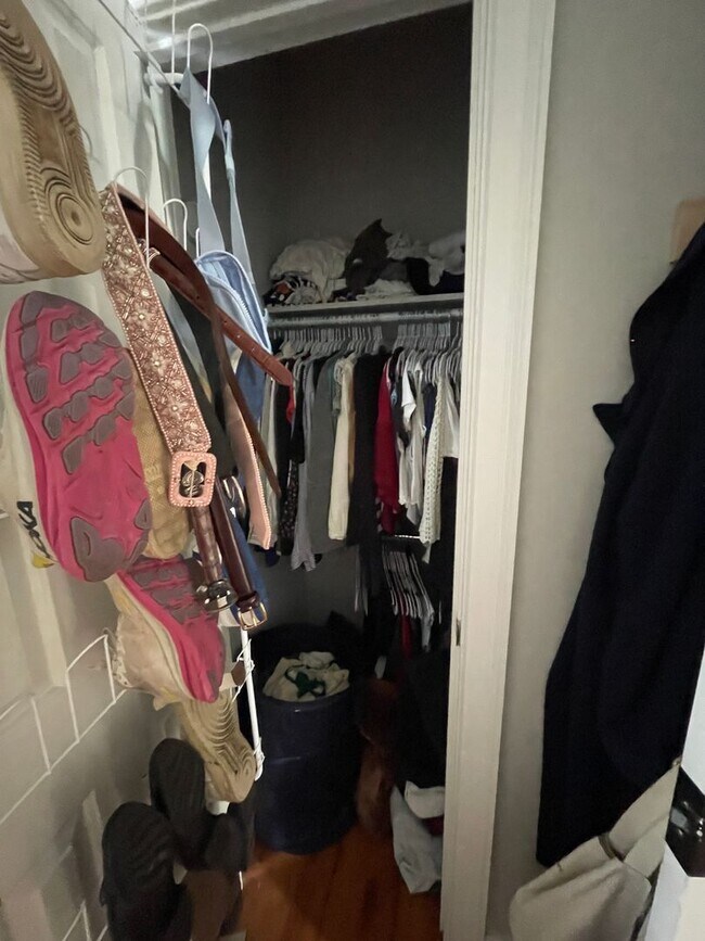 Building Photo - 183 Smith St