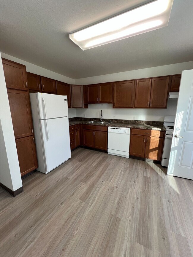 Building Photo - Rider Place