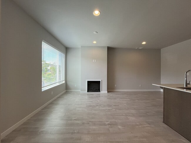 Building Photo - Beautiful Newer Construction 4 Bedroom Forest Grove Home with Open Layout, Quartz Kitchen & Moder...