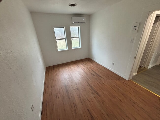 Building Photo - 339 Cedar St