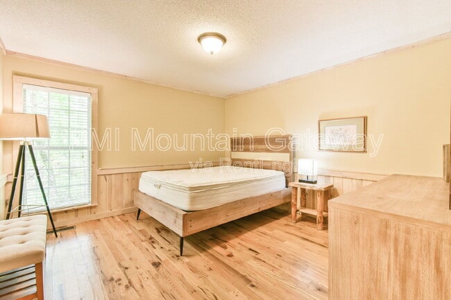 Building Photo - 1026 Satterfield Rd