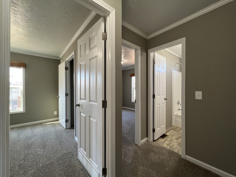 Building Photo - 35 Water Oak Ct