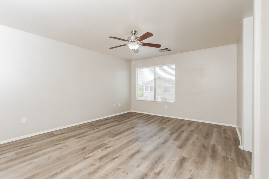 Building Photo - 1414 S 122nd Dr