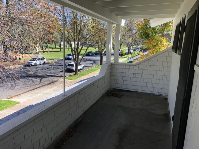 Building Photo - 219 Park Ave