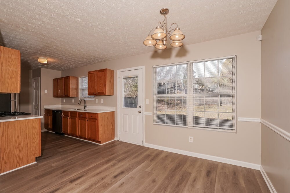 Building Photo - 4025 Mission Way