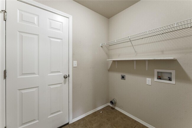 Building Photo - 530 Lasso Ln