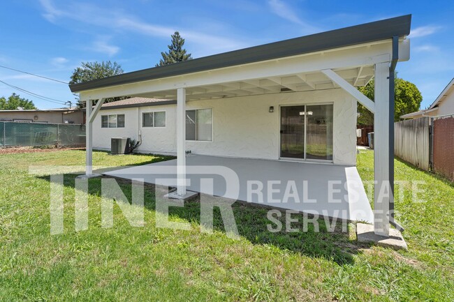 Building Photo - 2815 Erin Dr