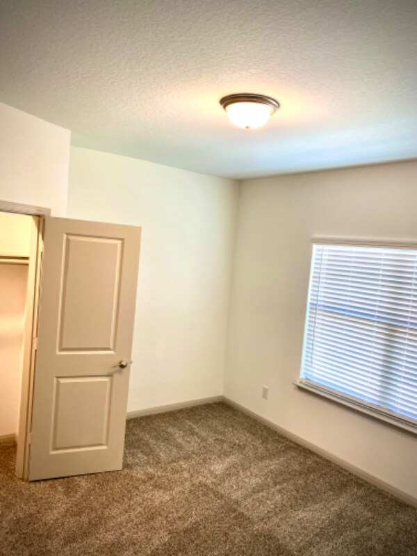 Building Photo - 7512 Magnolia Vlg