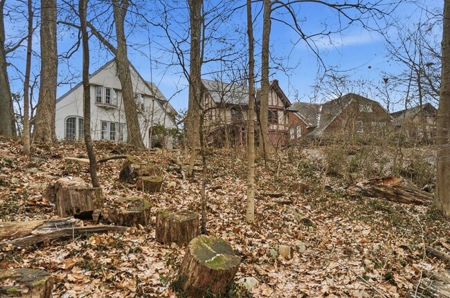Building Photo - 2104 Iuka Ave