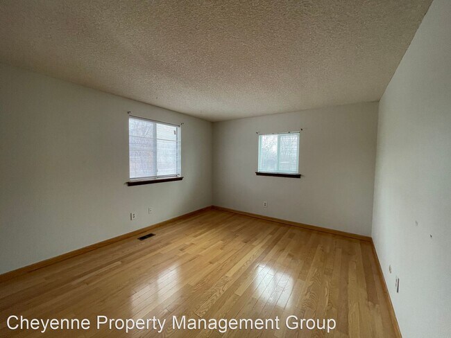 Building Photo - 3 br, 1.5 bath House - 4104 Rogers Ave.