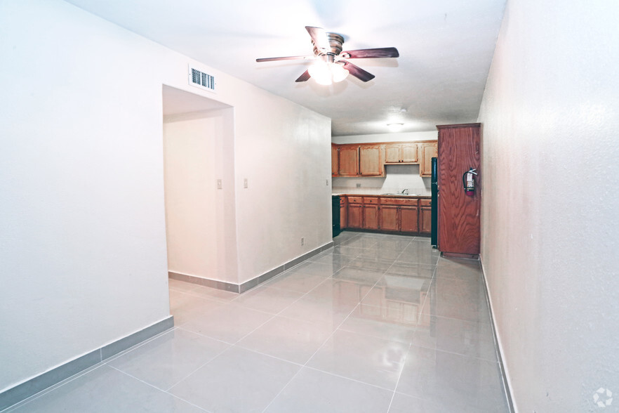 2 BR, 2 BA - Royal Oaks Apartments