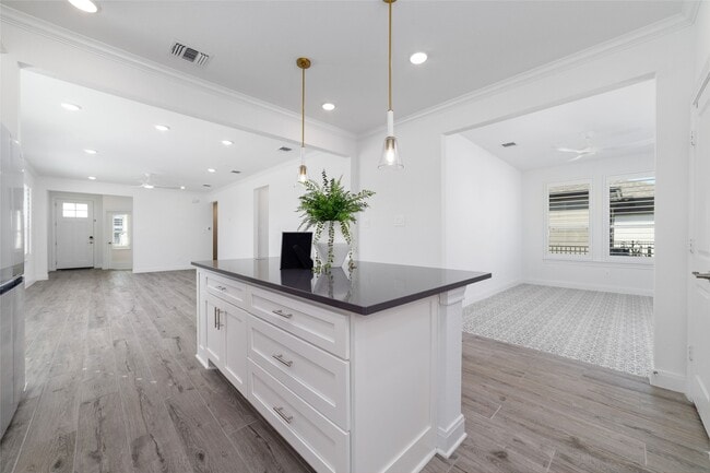 Building Photo - 14435 Gdn Grv Ct