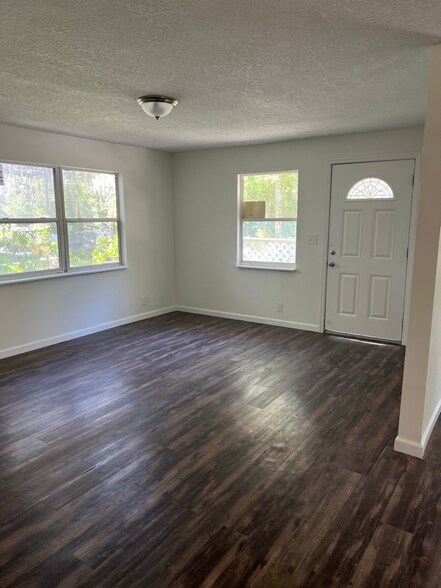 Building Photo - 1307 Olive St