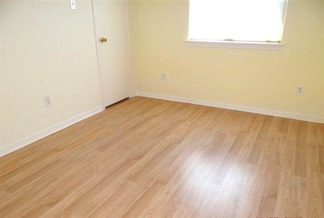 Building Photo - 15911 Timber Chase Dr