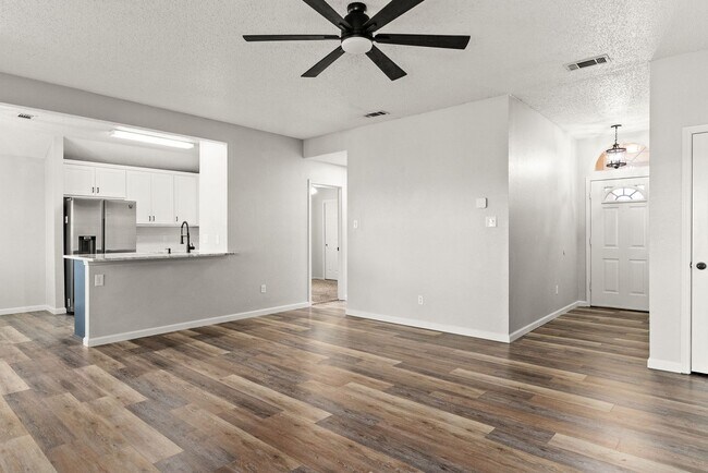 Building Photo - 5206 Morning Glen Ln