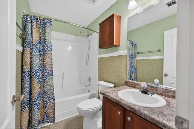 Building Photo - 155 W River Bend Dr