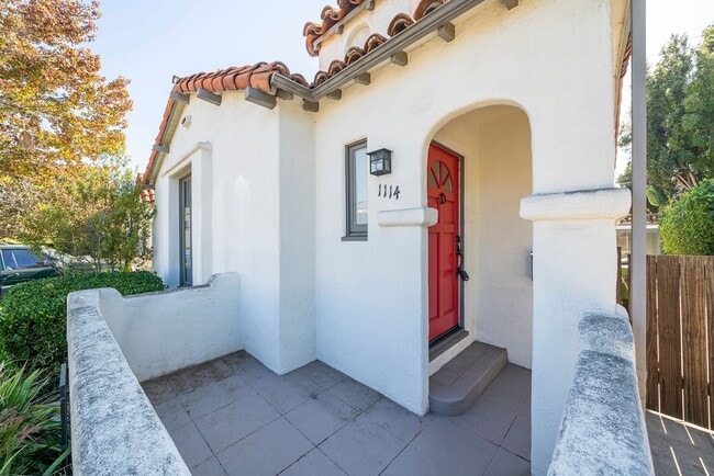 Building Photo - Warm & Inviting Venice Beach Rental Home!