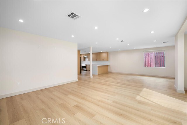 Building Photo - 918 University Ave