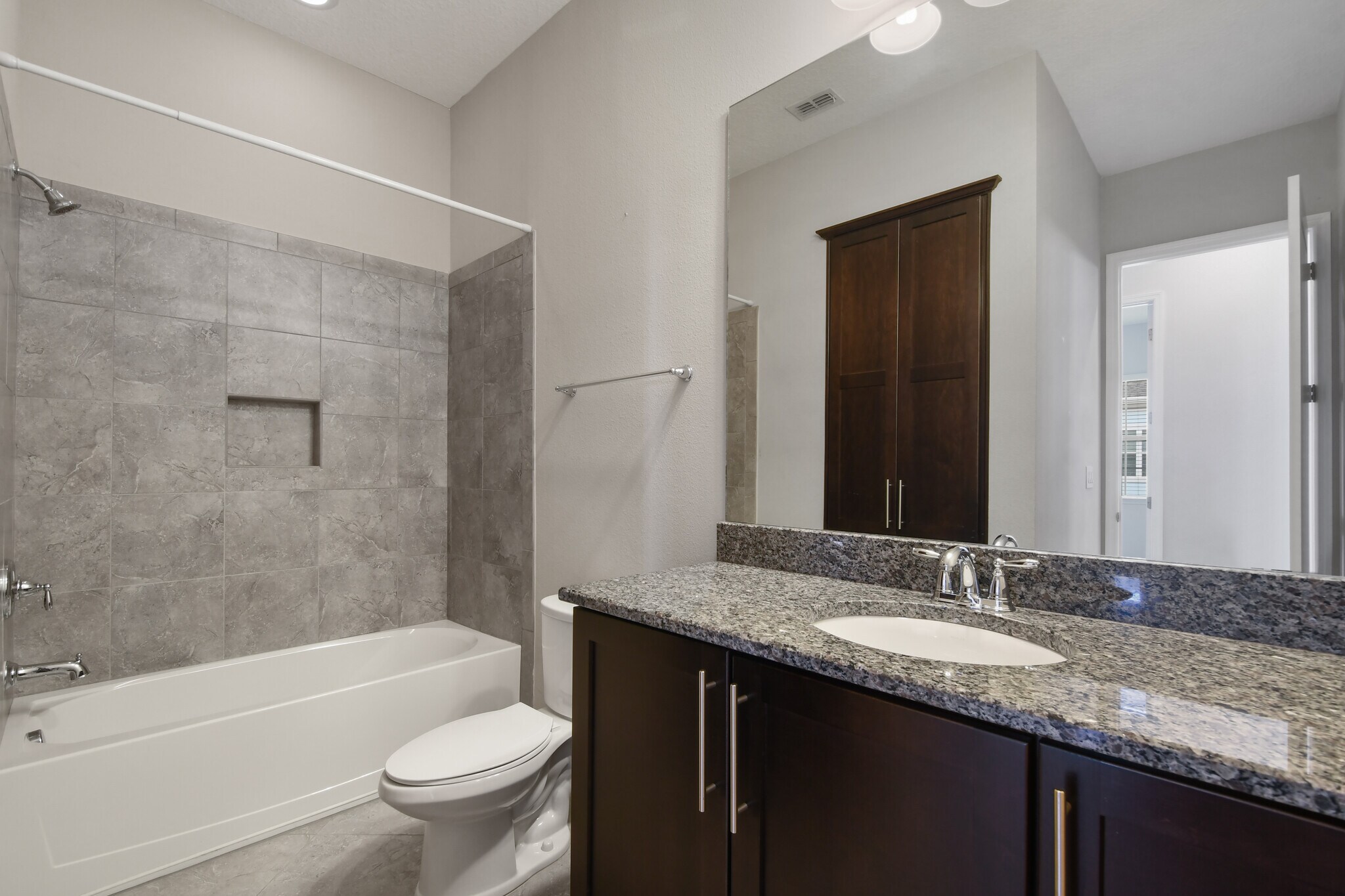 Building Photo - 13787 Benavente Ave