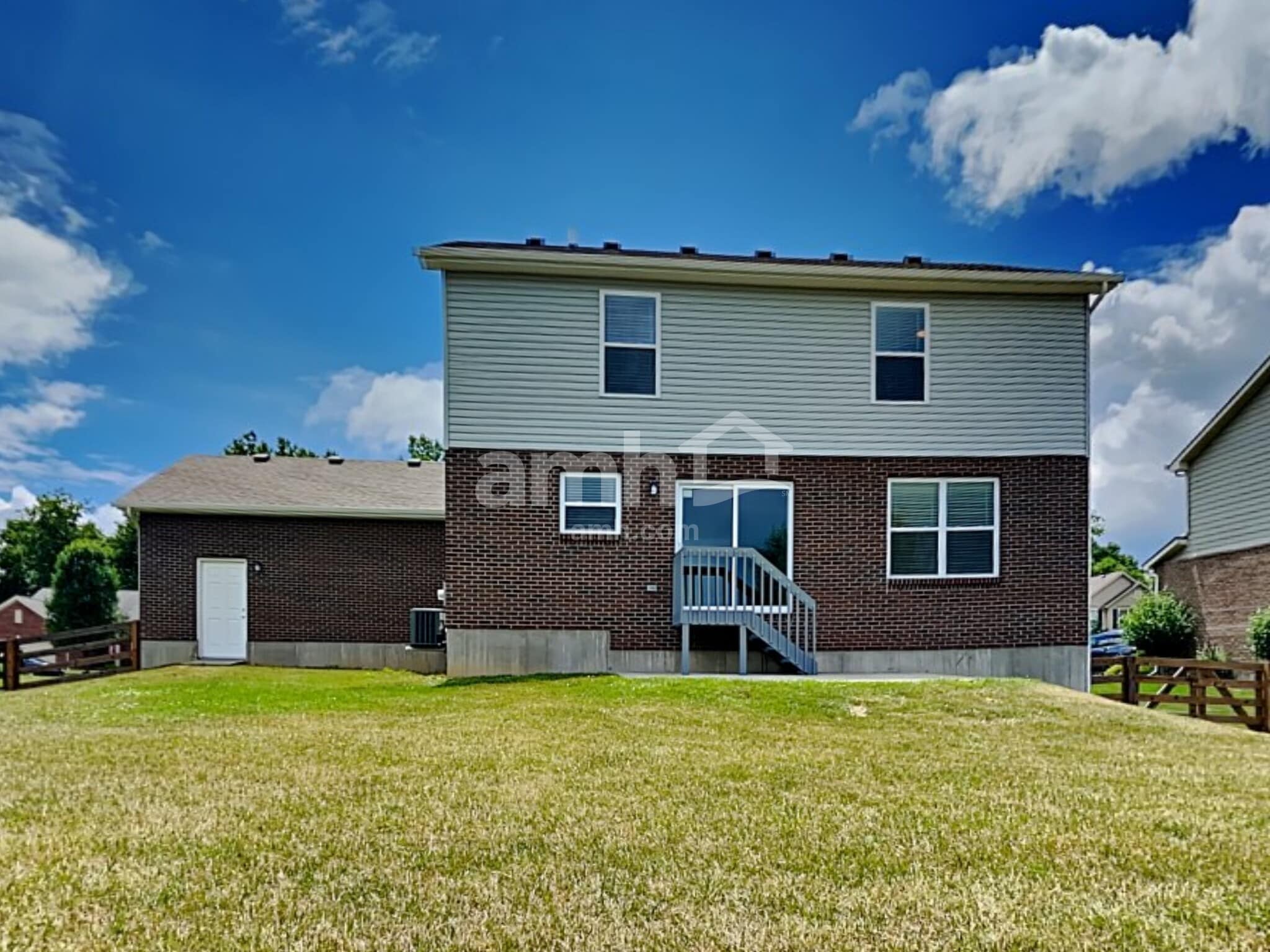 Building Photo - 3260 Blue Springs Dr