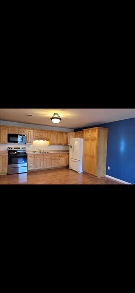 Building Photo - 702 Clearview Dr