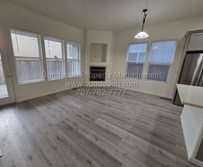 Building Photo - 3855 Louis Krohn Dr