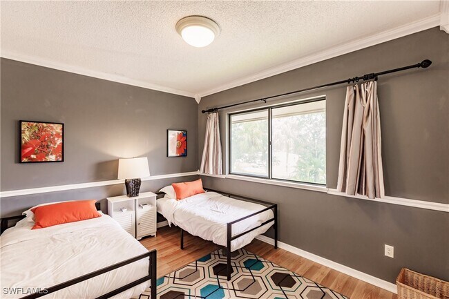 Building Photo - 64 4th St