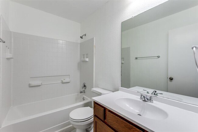 Building Photo - 133 Sylvan St