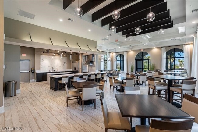 Building Photo - 5257 Messina St