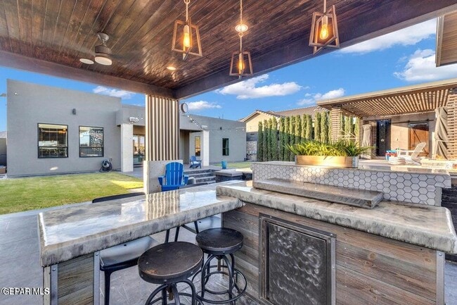 Building Photo - 12292 Fresh Water Dr