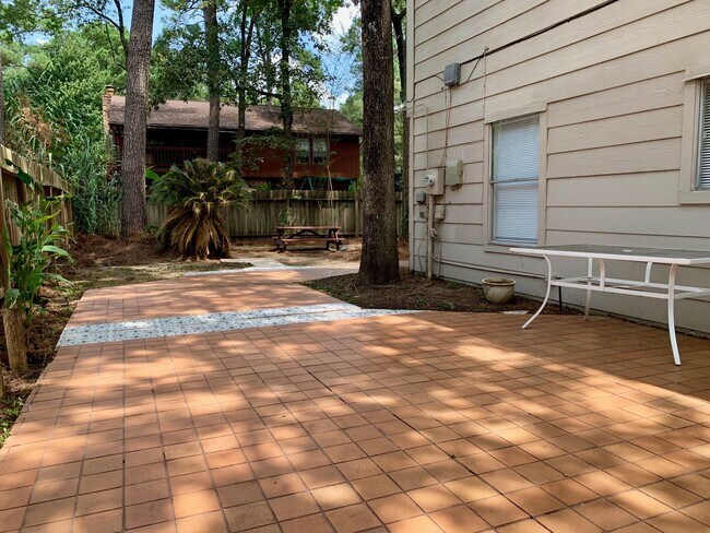 Building Photo - Great Floor Plan
