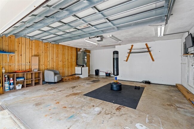 Building Photo - 8101 W Lake Dr