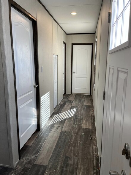 Building Photo - 107 Toledo St