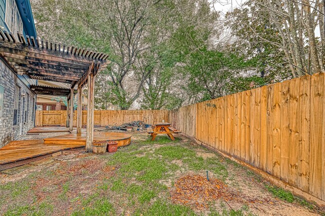 Building Photo - 5815 Henniker Dr
