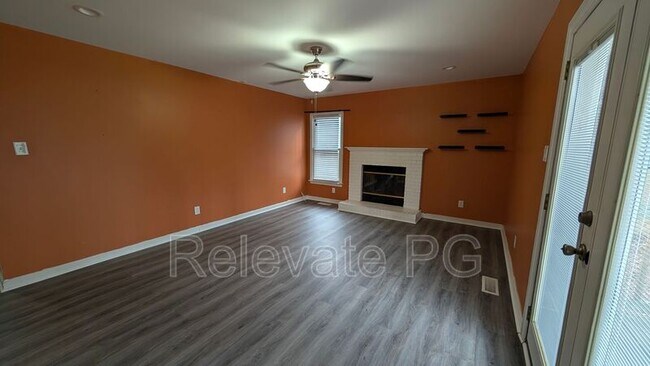 Building Photo - 12 Cottontree Ct