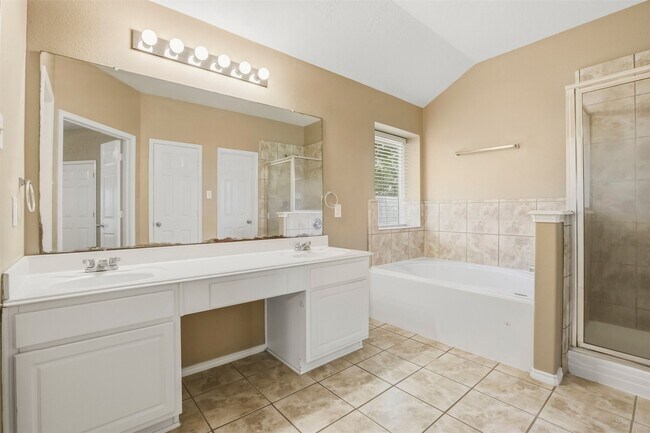 Building Photo - 9618 Red Rugosa Dr