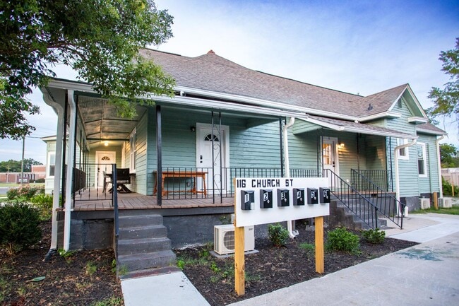 Building Photo - 116 Church St