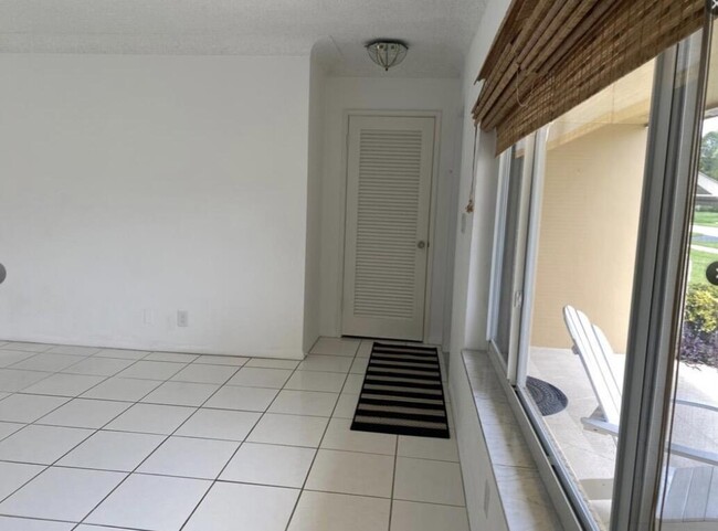 Building Photo - 1230 SE 14th Dr